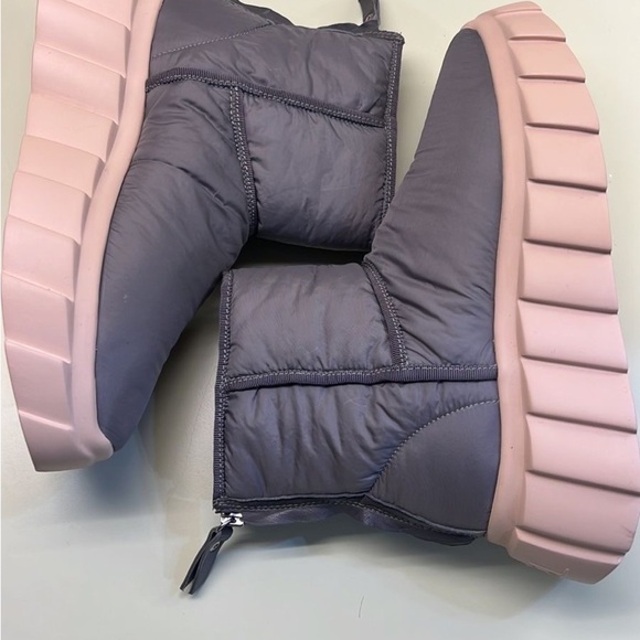 AGL MADE IN ITALY Winter & Rain Boots in Gray and Pink - Picture 1 of 9